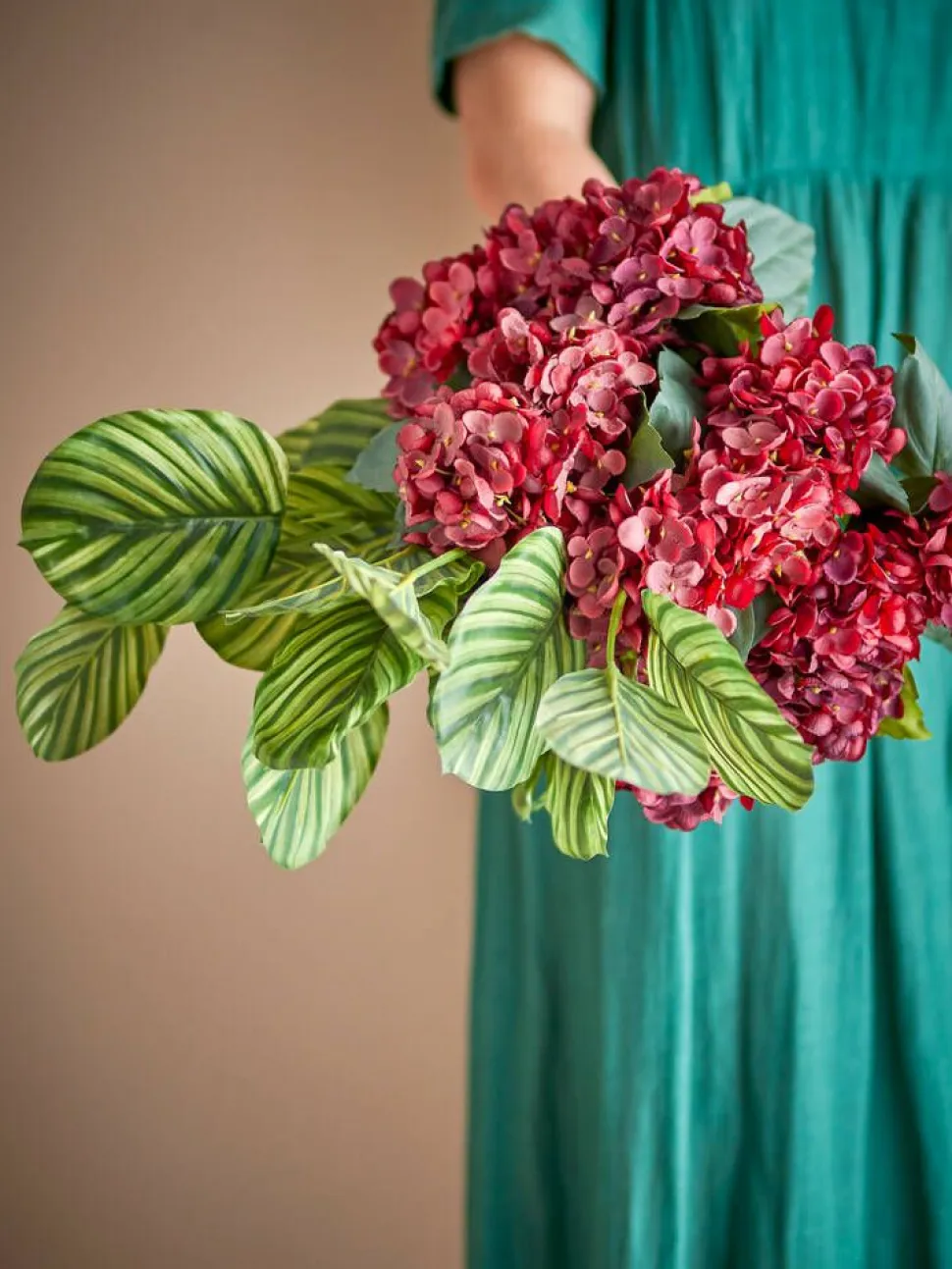 Bloomingville koristeoksa Hydrangea punainen
