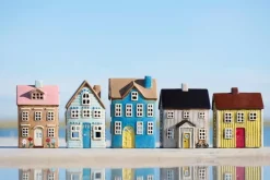 IB Laursen talolyhty Nyhavn keltainen ovi